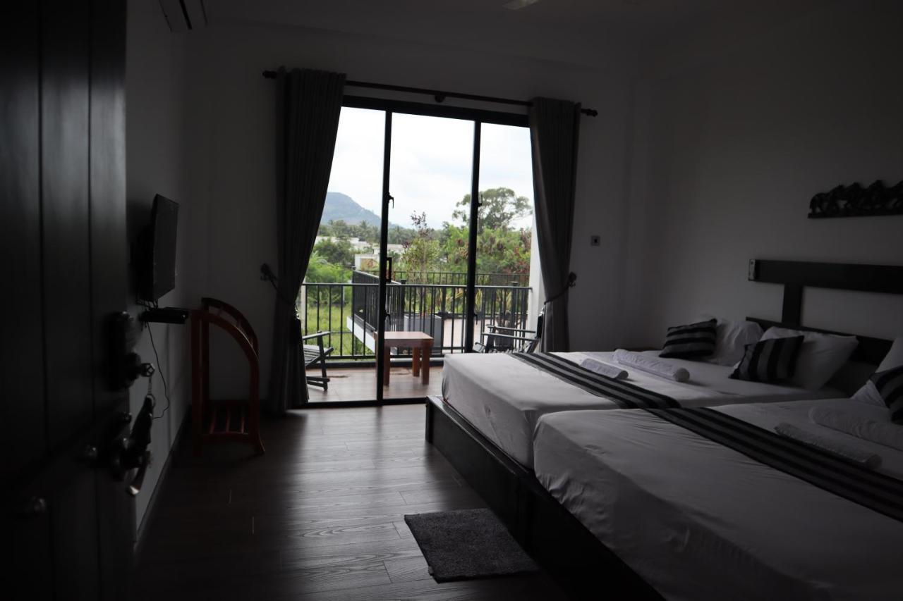 Black Mustang Hotel دامبولا المظهر الخارجي الصورة