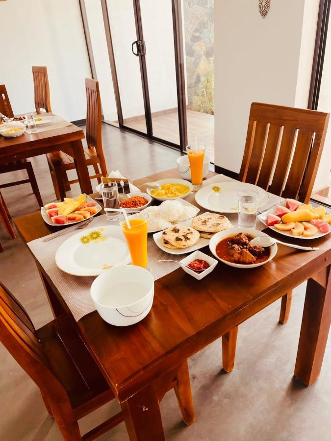 Black Mustang Hotel دامبولا المظهر الخارجي الصورة